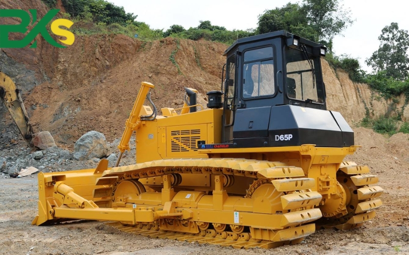 Vậy đi học vận hành máy ủi thì học những gì?