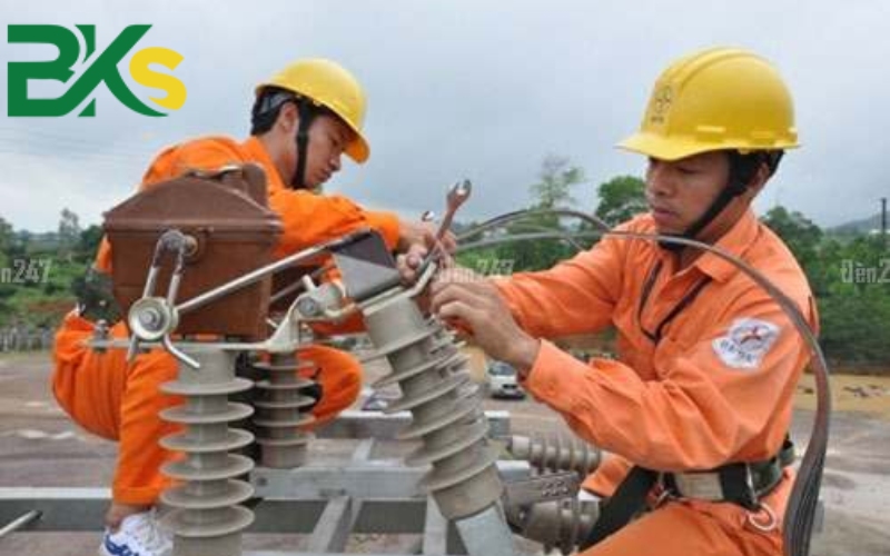 Học chứng chỉ Điện công nghiệp có cần thực hành nhiều không?