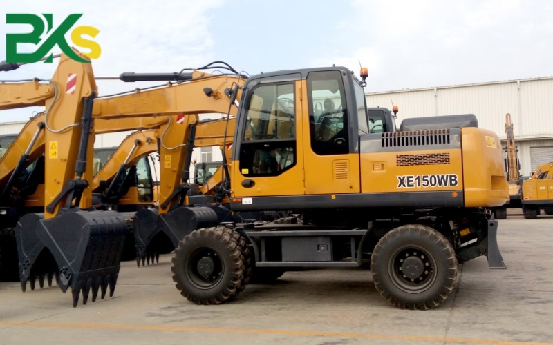 Lái máy xúc có cần bằng hay chứng chỉ không?