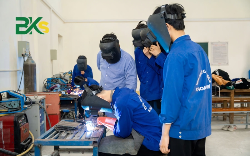 Thông tin tuyển sinh khóa đào tạo nghề ngắn hạn tại chungchinghe.edu.vn