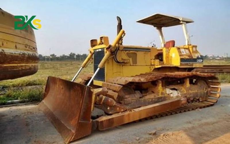 Lịch học sơ cấp nghề lái máy ủi có linh hoạt cho người đi làm?
