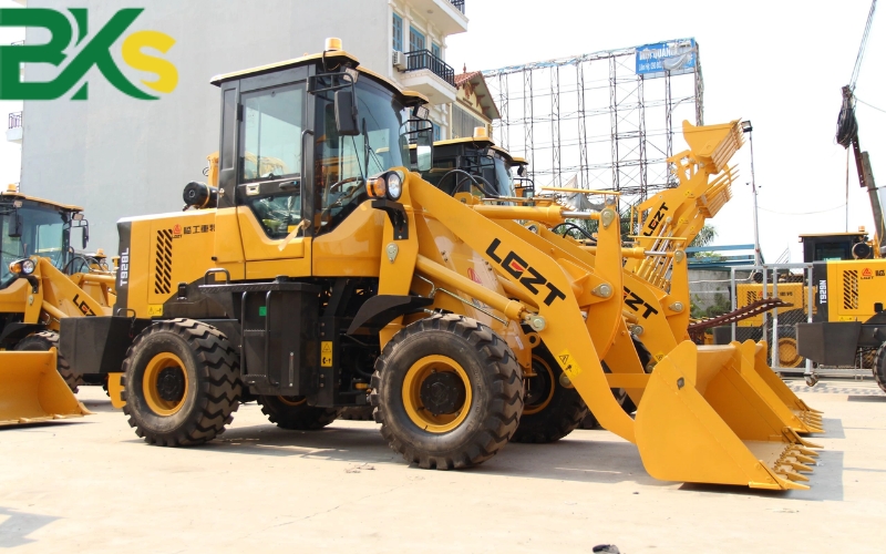 Vì sao nhiều người chọn học lái xe xúc tại Sài Gòn