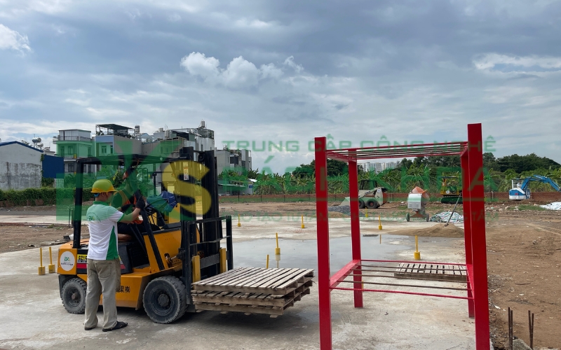 Nên học chứng chỉ xe nâng ở đâu để đi làm sớm?
