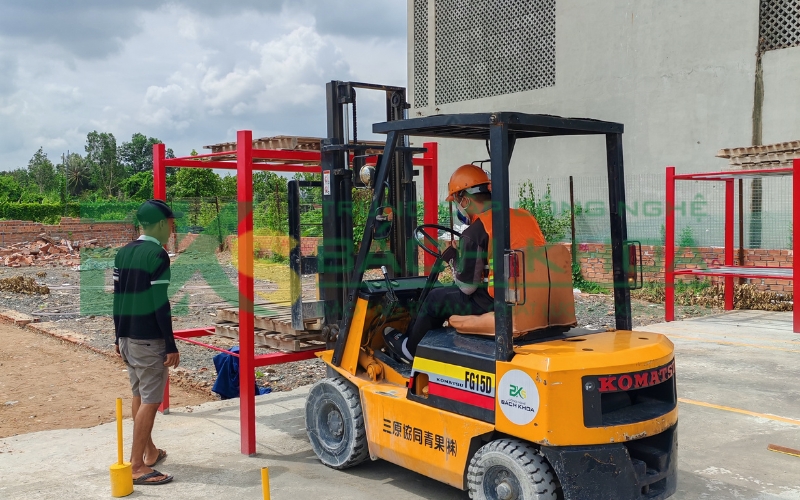 Mức lương thực tế và địa điểm làm việc sau khi nhận bằng lái xe nâng
