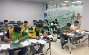 Mua chứng chỉ xe múc: Tiền mất, rủi ro pháp lý mang theo