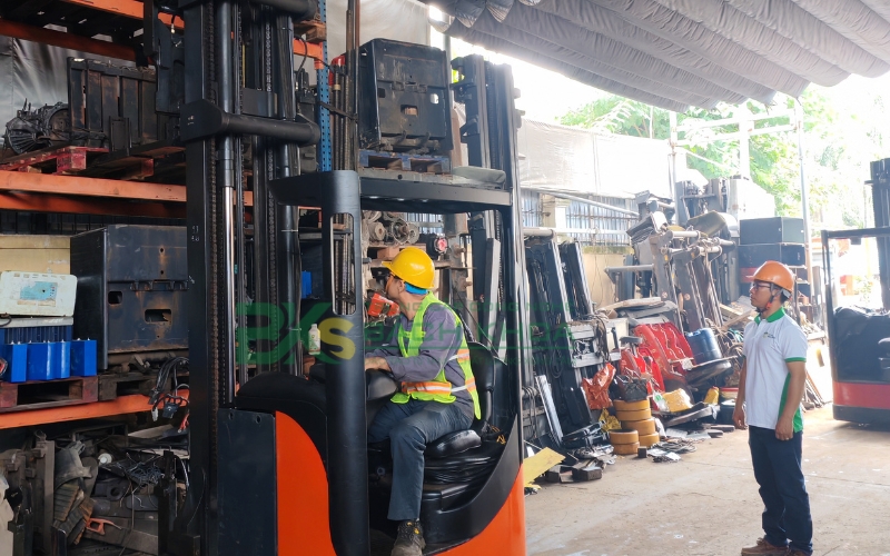 Học phí khi học lái xe nâng giá bao nhiêu?