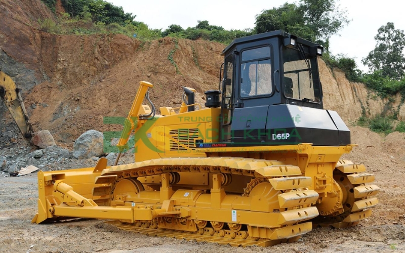Chi phí học và cấp bằng lái xe ủi đường bao nhiêu?
