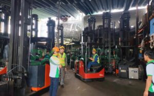 Có chứng chỉ lái xe nâng rồi thì xin việc ở đâu?