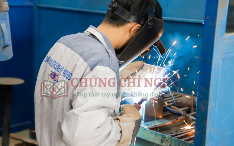 Học phí Hàn Cơ Khí cấp tốc bao nhiêu?