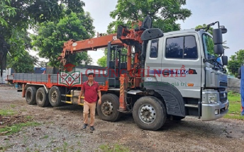 Học lái xe cẩu ở đâu?