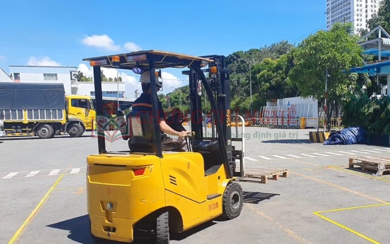 Điều kiện và hồ sơ học lái xe nâng ở Củ Chi