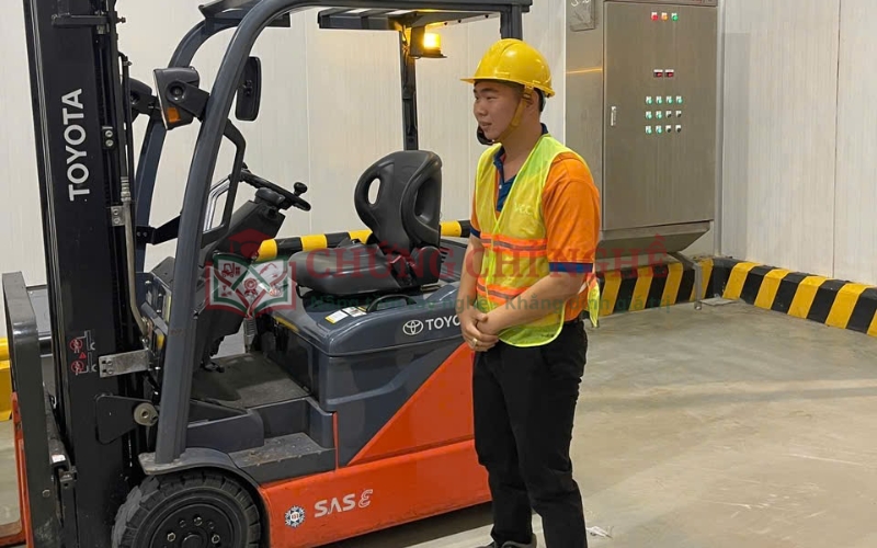 Muốn thi chứng chỉ Xe Nâng phải học những gì?