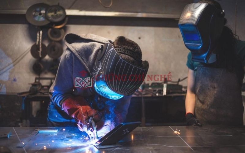 Trường đào tạo và cấp Chứng chỉ Thợ hàn Quốc tế ở đâu uy tín?