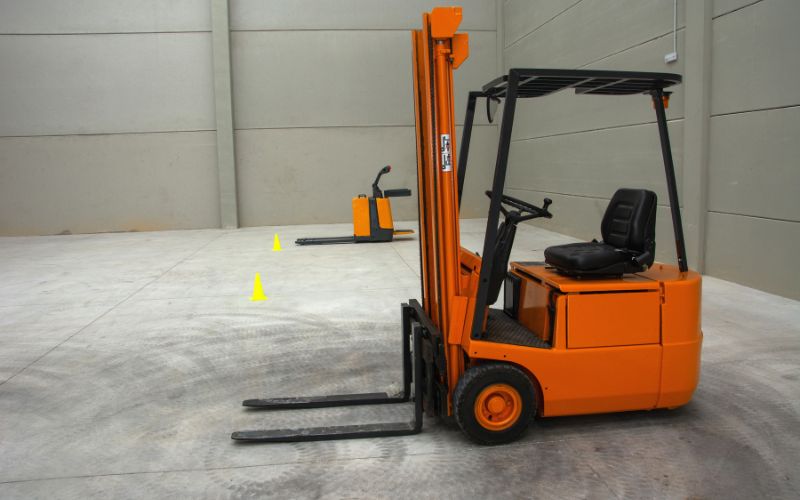 Sự khác nhau giữa Chứng chỉ Vận hành xe nâng người và bằng lái xe nâng người