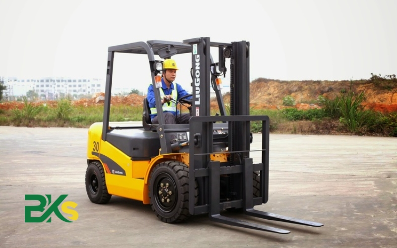 Giải đáp chính xác: Chứng chỉ xe nâng có thời hạn không?