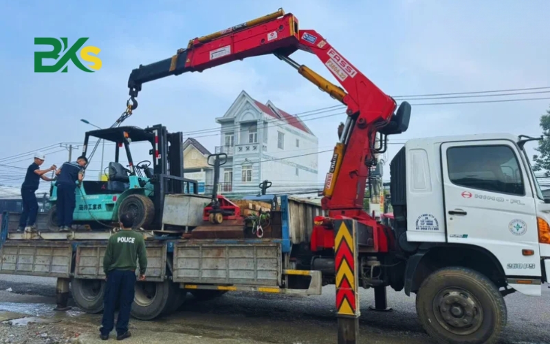 Ưu điểm khi chọn học lái xe cẩu TpHCM tại chungchinghe.edu.vn 