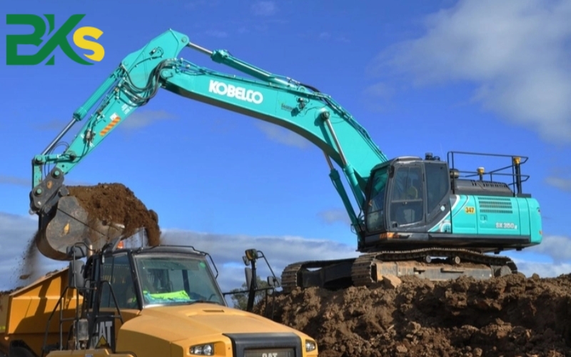 Mức lương lái máy xúc hiện nay bao nhiêu?